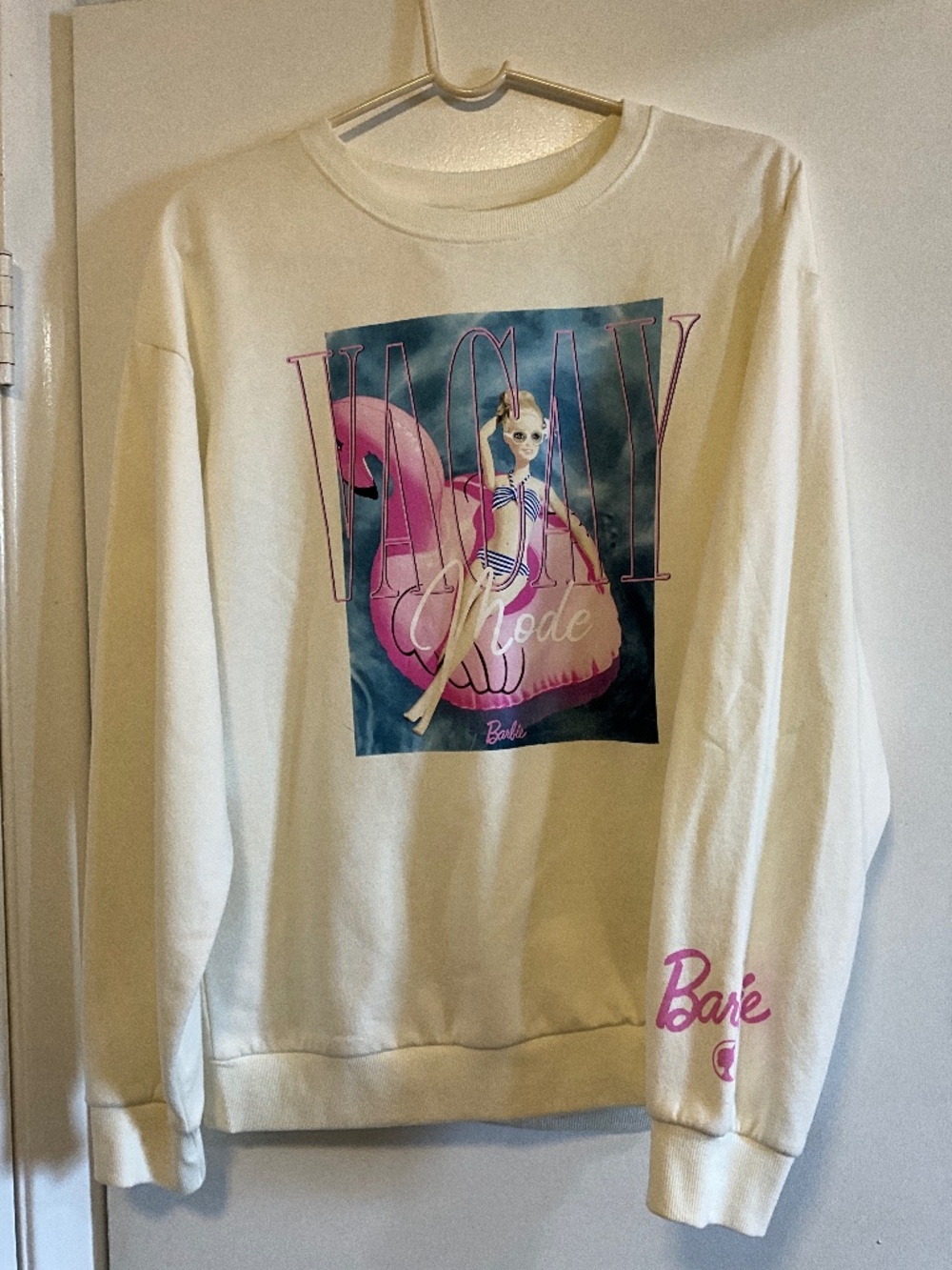 M Barbie Sweatshirt Cream with Barbie in pool